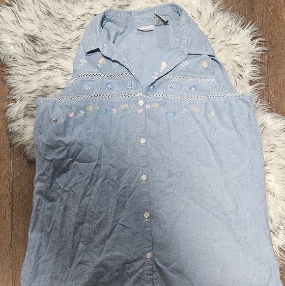 Vintage Sleeveless Blue Denim Button Up Tank Top with Floral & Bee Embroidery - Picture 2 of 7